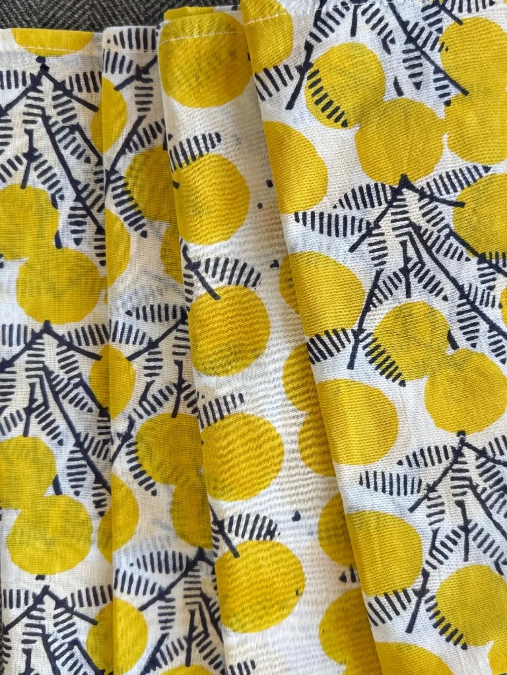 NWOT, SERENA & LILY, DARLING LEMON NAPKINS, SET OF FOUR
